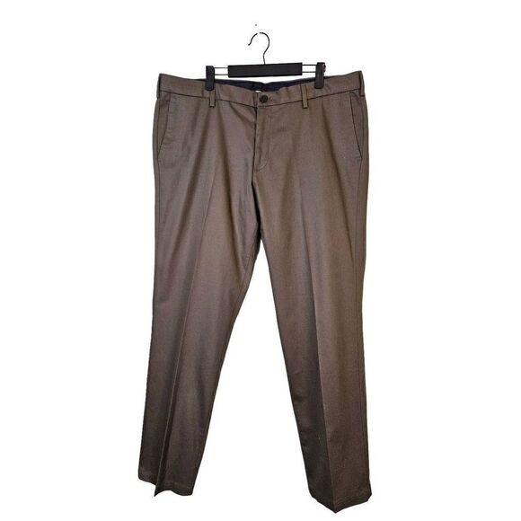 Dockers classic Khaki pants. 40X32. - Picture 1 of 6